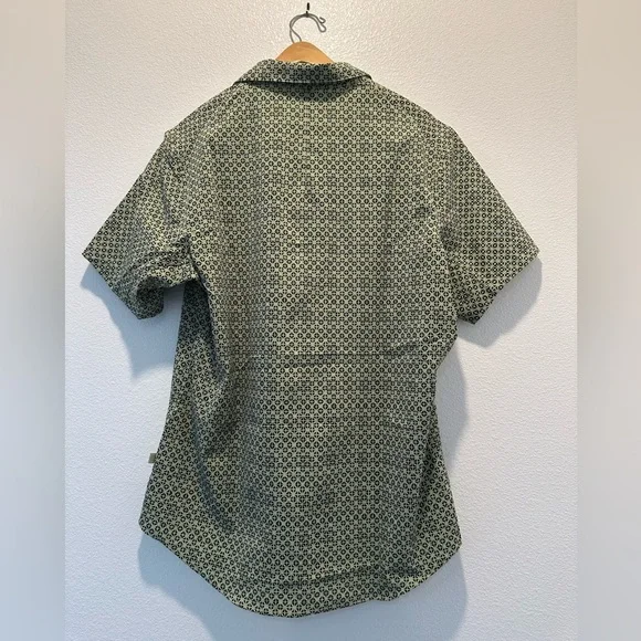 Lululemon - Men's Airing Easy Short Sleeve Shirt - Large - Picture 2 of 5